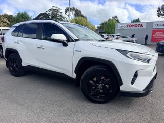 2021  Toyota RAV4 Cruiser SUV (Glacier White) Used Car Thumbnail