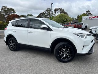2016  Toyota RAV4 GXL SUV (Glacier White) Used Car Thumbnail