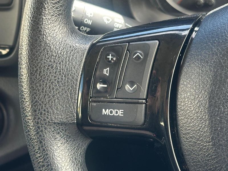 2017 Toyota Yaris Ascent Manual Photo 17