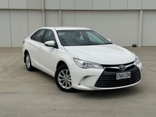 2017  Toyota Camry Altise Sedan (Diamond White) Used Car Thumbnail