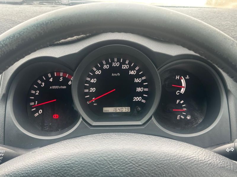 2011 Toyota Hilux SR5 Manual 4x4 MY12 Double Cab Photo 23