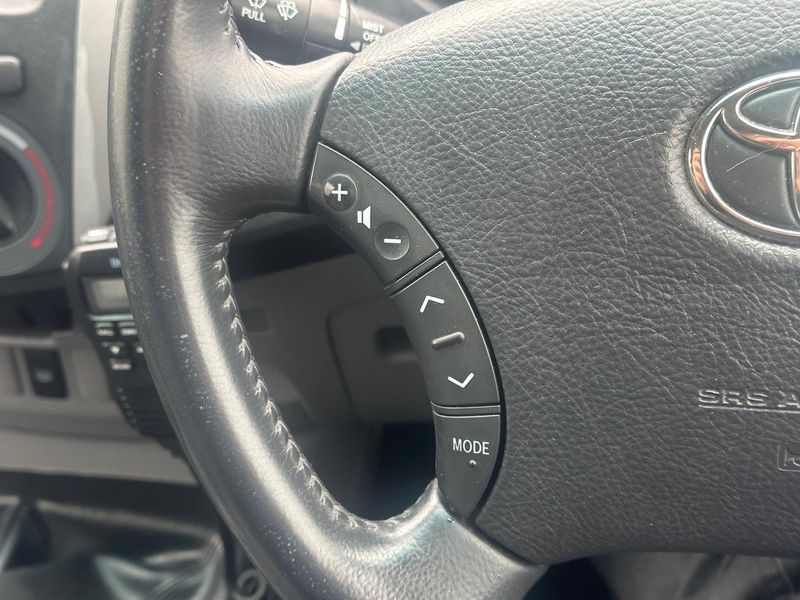 2011 Toyota Hilux SR5 Manual 4x4 MY12 Double Cab Photo 21