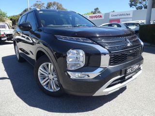 2023  Mitsubishi Outlander LS SUV (Black Diamond) Used Car Thumbnail