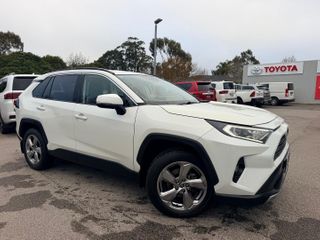 2021  Toyota RAV4 GXL SUV (Crystal Pearl) Used Car Thumbnail