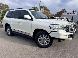 2016  Toyota Landcruiser Sahara SUV Used Car Thumbnail