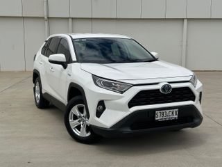 2021  Toyota RAV4 GX SUV (Glacier White) Used Car Thumbnail