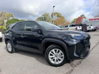 2023  Toyota Yaris Cross GXL SUV (Ink) Used Car Thumbnail